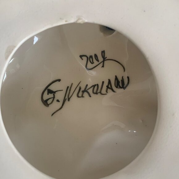 Sleeping Cat Porcelain Hand Painted Colorful Florals and Bird Signed 2004 - Picture 6 of 11